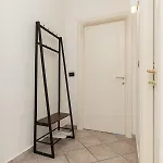 Kejani Attic Scenic Views, Lux Bath, Fast Wi-fi Apartman *