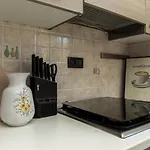 Kejani Attic Scenic Views, Lux Bath, Fast Wi-fi Apartman *