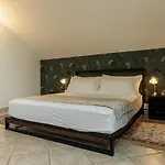 Kejani Attic Scenic Views, Lux Bath, Fast Wi-fi Apartman Segno