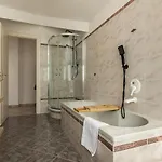 Apartman Kejani Attic Scenic Views, Lux Bath, Fast Wi-fi *