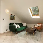 Kejani Attic Scenic Views, Lux Bath, Fast Wi-fi *