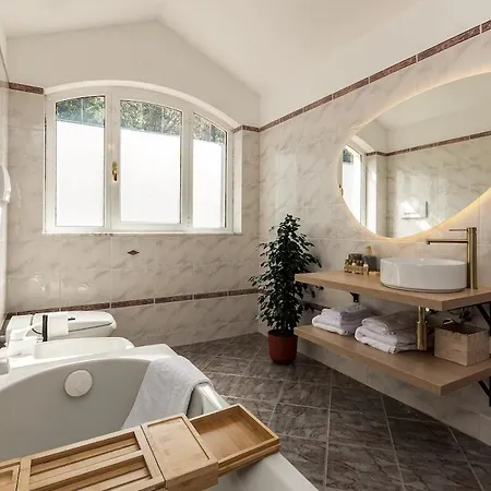 Apartment Kejani Attic Scenic Views, Lux Bath, Fast Wi-fi Segno