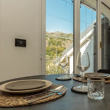 Apartment Kejani Attic Scenic Views, Lux Bath, Fast Wi-fi *