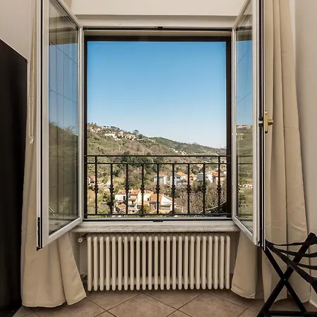 Kejani Attic Scenic Views, Lux Bath, Fast Wi-fi Apartment