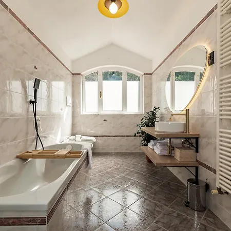 Apartment Kejani Attic Scenic Views, Lux Bath, Fast Wi-fi Segno