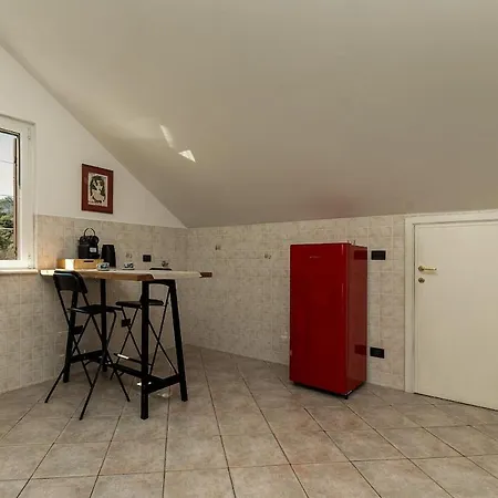 Apartment Kejani Attic Scenic Views, Lux Bath, Fast Wi-fi *