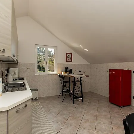 Apartment Kejani Attic Scenic Views, Lux Bath, Fast Wi-fi *