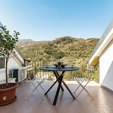 Kejani Attic Scenic Views, Lux Bath, Fast Wi-fi * Segno