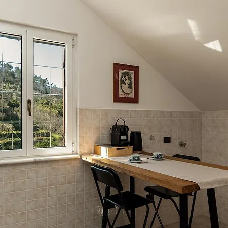 Kejani Attic Scenic Views, Lux Bath, Fast Wi-fi Apartment