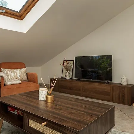Kejani Attic Scenic Views, Lux Bath, Fast Wi-fi Lägenhet