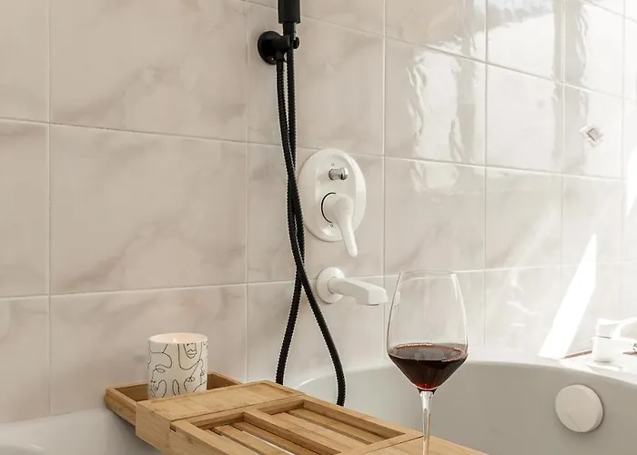 Daire Kejani Attic Scenic Views, Lux Bath, Fast Wi-fi Segno