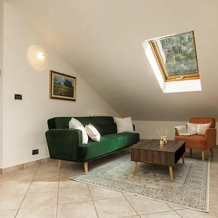 Kejani Attic Scenic Views, Lux Bath, Fast Wi-fi *