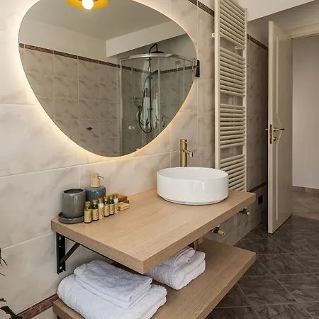 Kejani Attic Scenic Views, Lux Bath, Fast Wi-fi Appartement