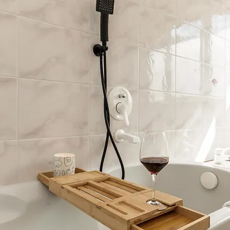 Apartment Kejani Attic Scenic Views, Lux Bath, Fast Wi-fi Segno