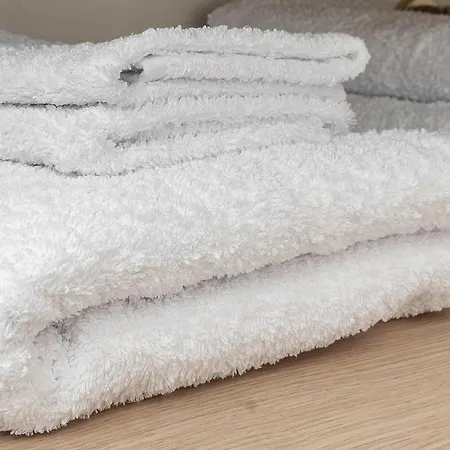 Kejani Attic Scenic Views, Lux Bath, Fast Wi-fi * Segno